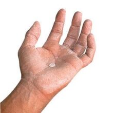 Mueller Sports Medicine Magic Grip Spray - hand