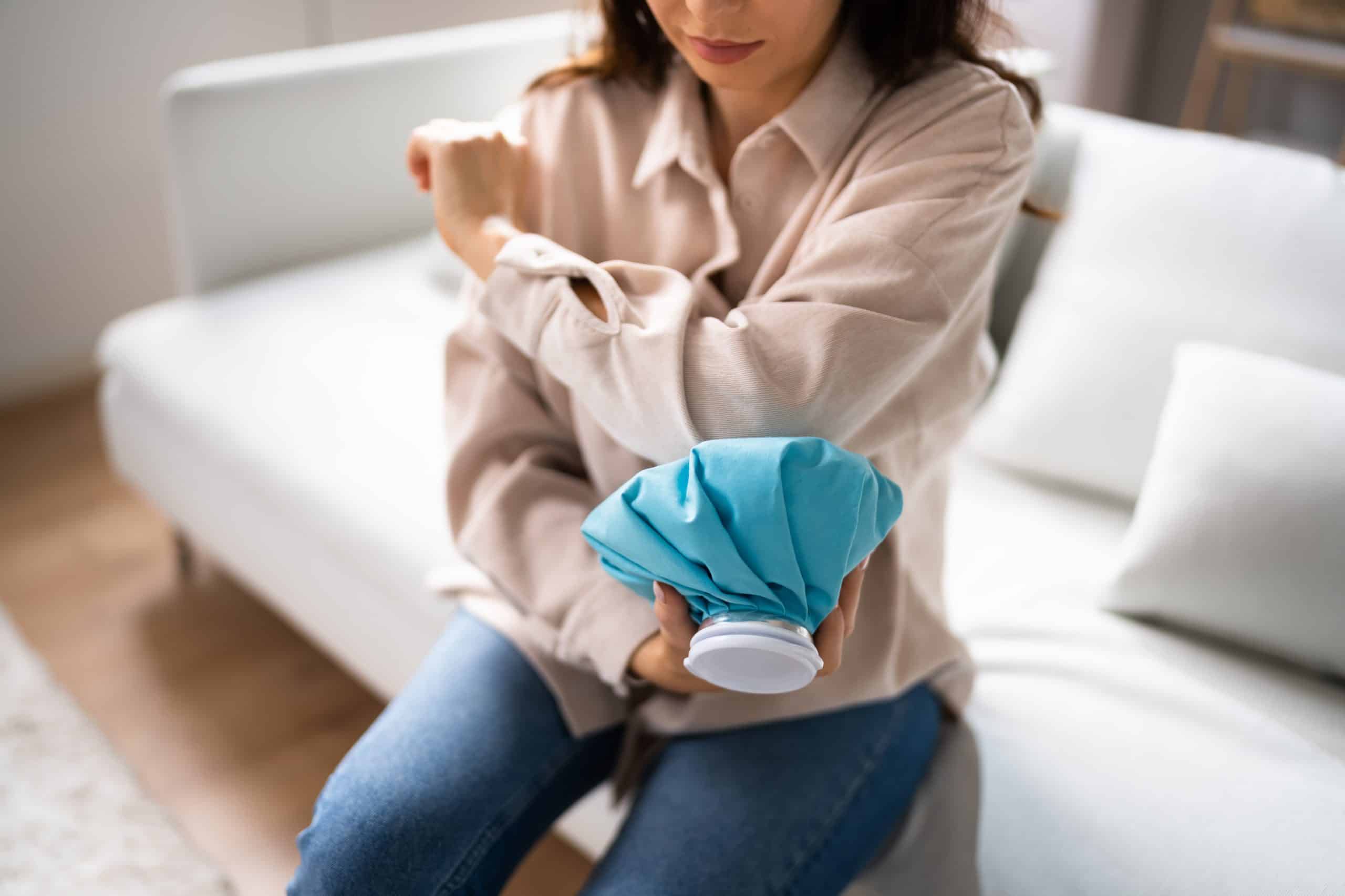 https://dunbarmedical.com/wp-content/uploads/2023/05/Woman-applying-cold-compress-to-her-elbow-scaled.jpg